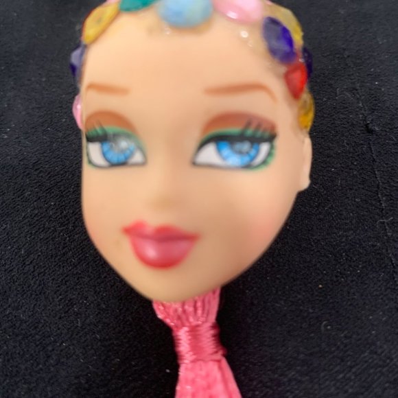 Dangerously Cute Doll Head Earrings - Picture 5 of 8